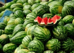 网红黑妹汝州吃瓜,揭秘网红美食背后的故事