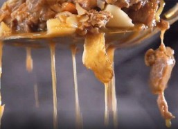 网红大鹅吃瓜,揭秘娱乐圈幕后真相