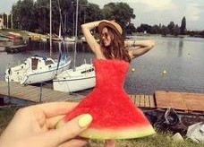 网红吃瓜裙,时尚潮流还是争议焦点？